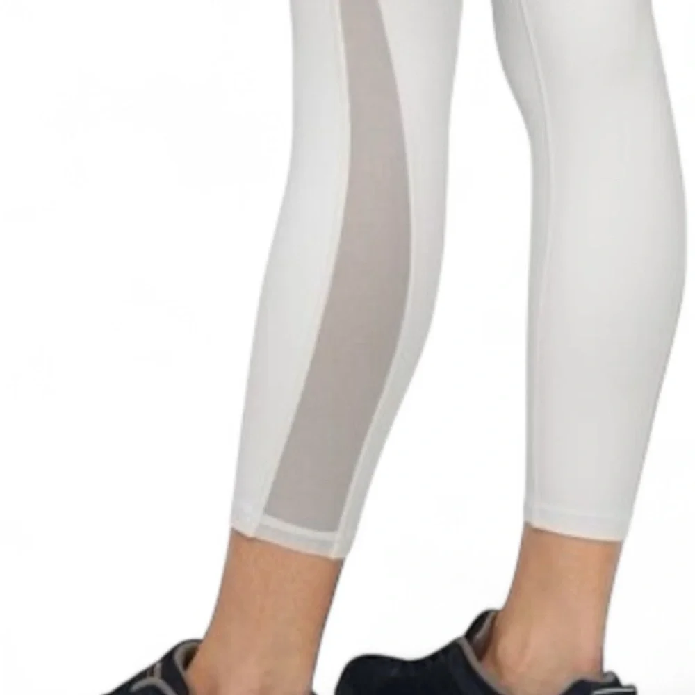 🪩 Lululemon Train Times 7/8 Pant in White Size 8